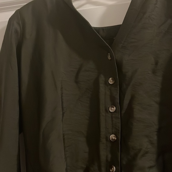 Ann Taylor blouse - Picture 2 of 4